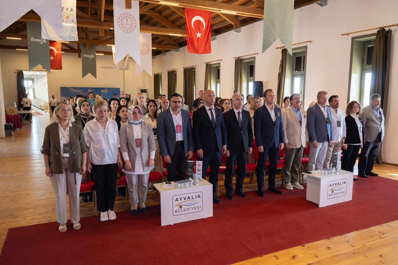 Köklerimizdeki Bilgiyi Geleceğe Aktarıyoruz Projesi Ödül Töreni Ayvalık'ta Düzenlendi