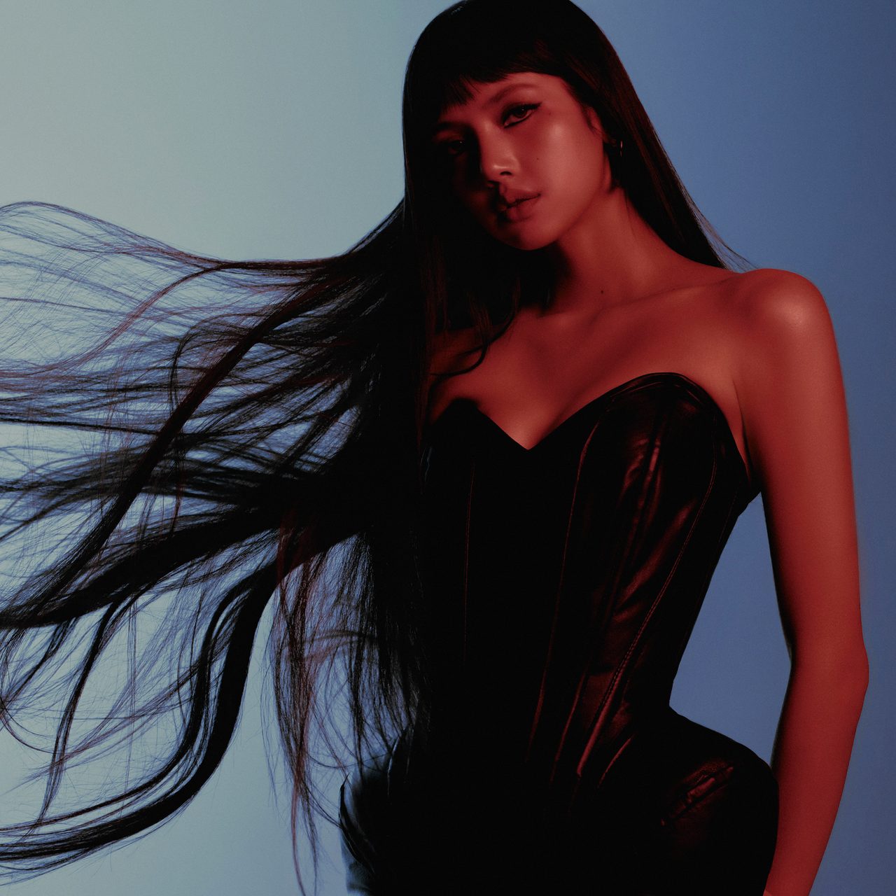 LISA yeni EP'si "Press Play"i yayınladı