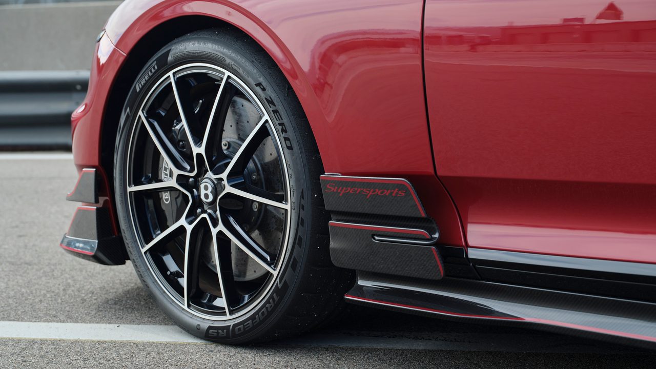 Bentley Supersports, Pirelli P Zero Trofeo RS ile 1,3 G Yanal İvmeye Ulaşıyor