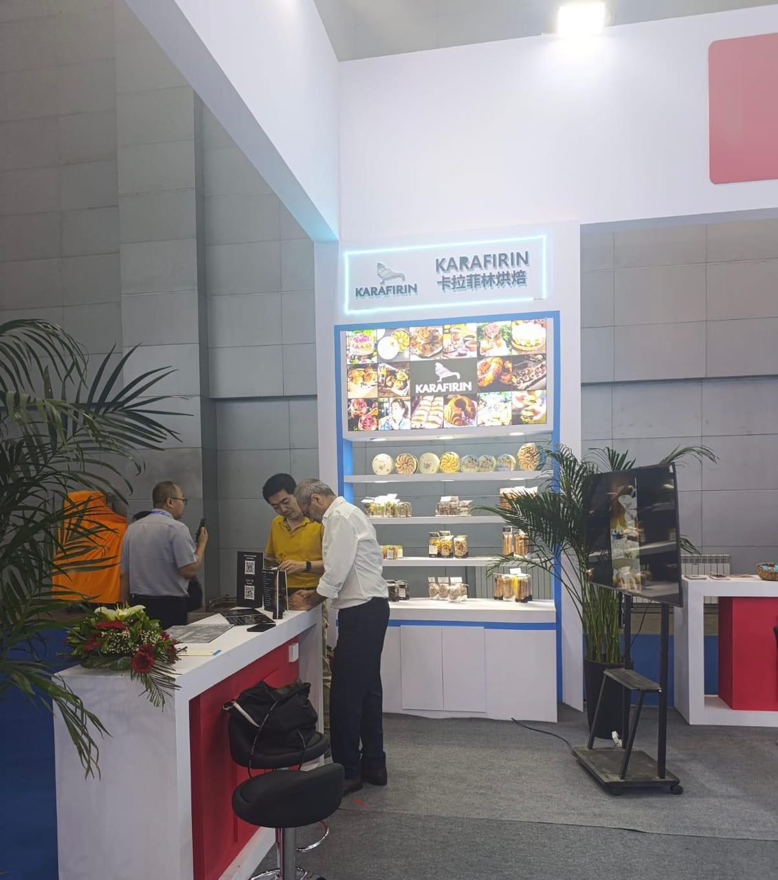 Urumçi'deki Çin Avrasya Expo'da Türk İhracatçıları Yatırım Fırsatlarını Değerlendirdi