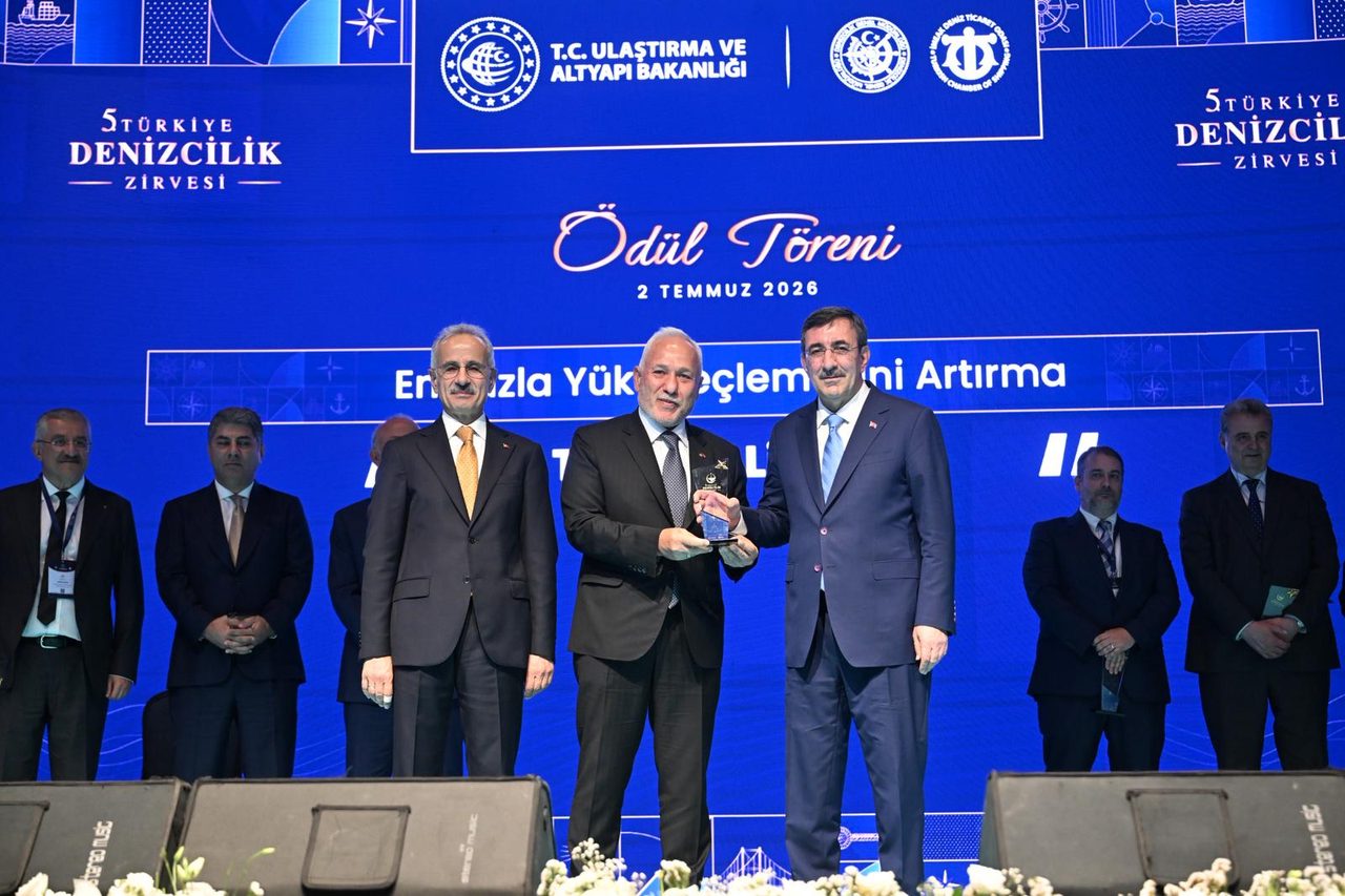 Tosyalı İskenderun Limanı "Yük Elleçlemesini En Fazla Artıran Liman" Ödülünü Aldı