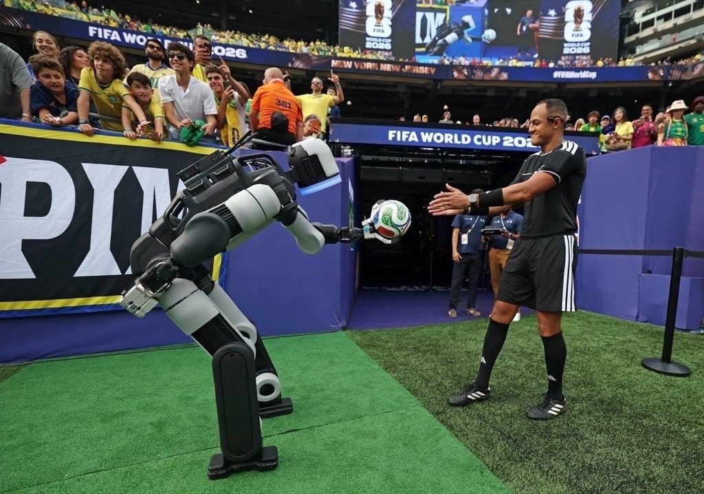 Hyundai'nin İnsansı Robotu Atlas, FIFA Dünya Kupası 2026'da Sahaya Çıktı
