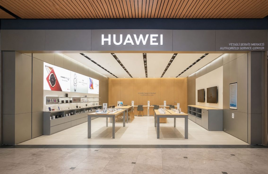 Huawei, İstanbul'da Yeni Deneyim Mağazasını Açtı