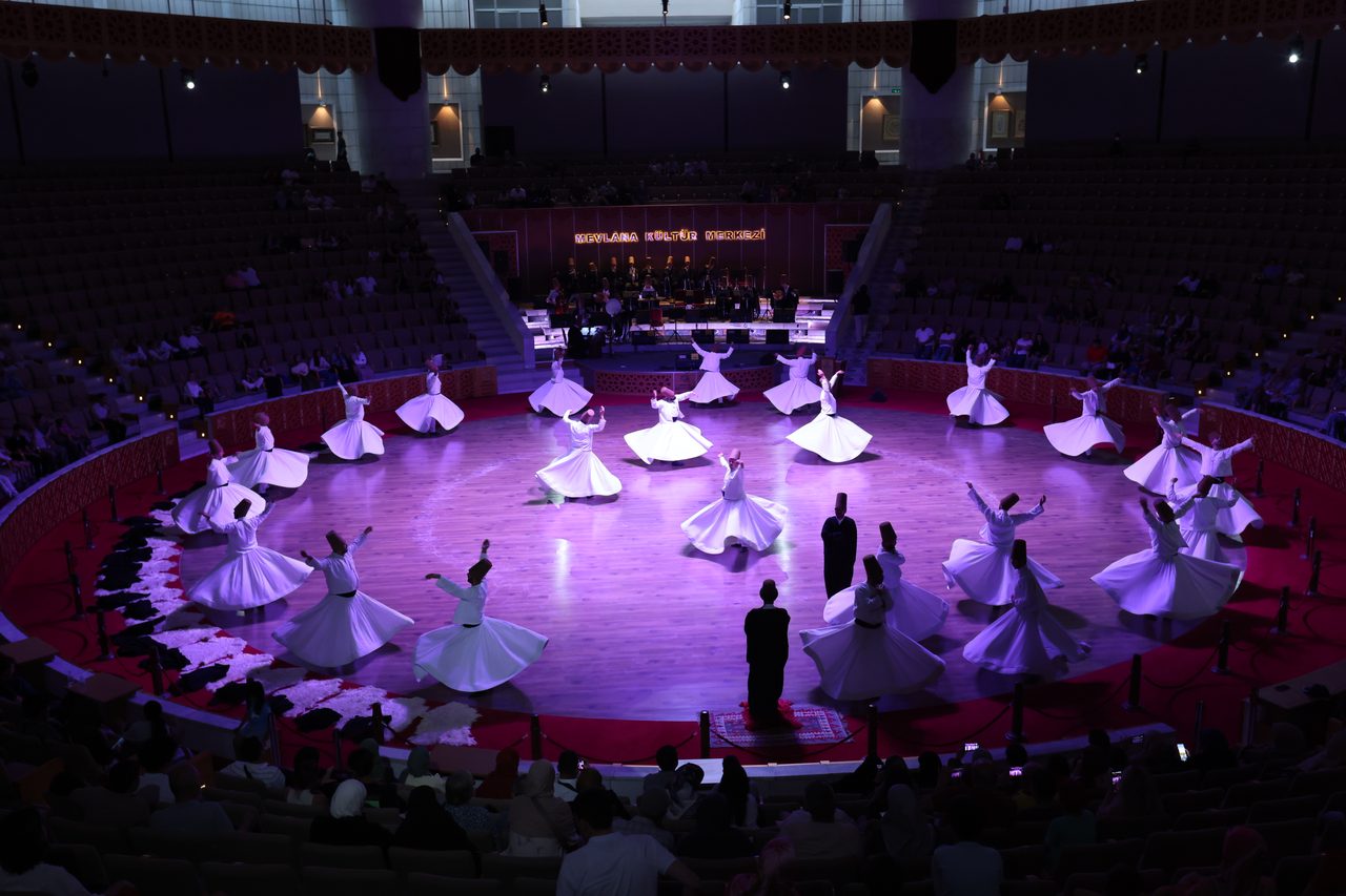 Konya Kültür Yolu Festivali ilk günde müzik ve geleneksel sanatlarla açıldı