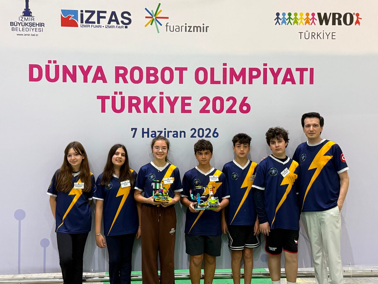 Türk öğrenciler Dünya Robot Olimpiyatları'nda Porto Riko finaline katılacak