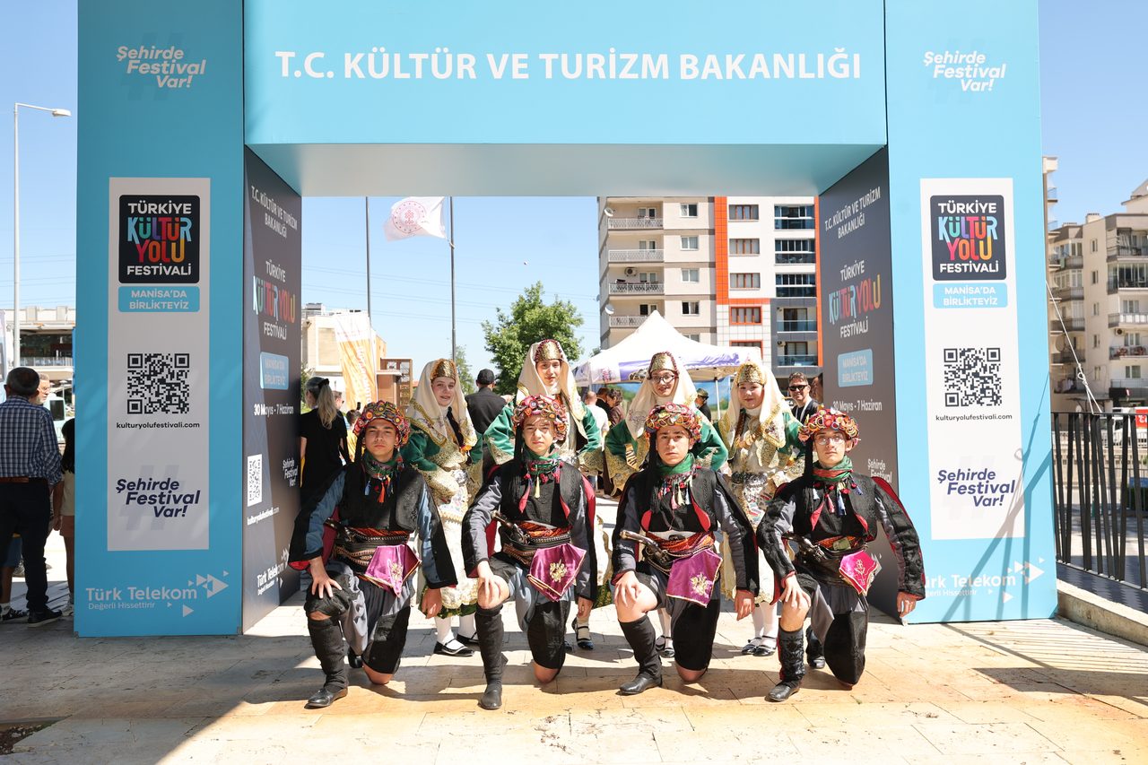 Manisa Kültür Yolu Festivali İlk Gününde Sanatseverleri Ağırladı