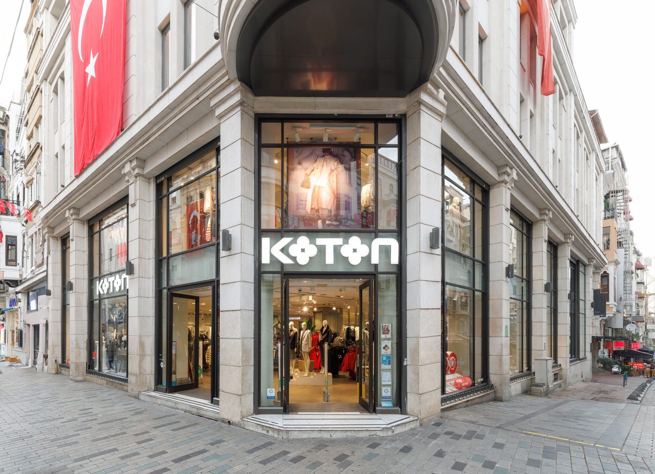 Koton, Yapay Zeka Destekli Sanal Deneme Kabinini Kullanıma Sundu