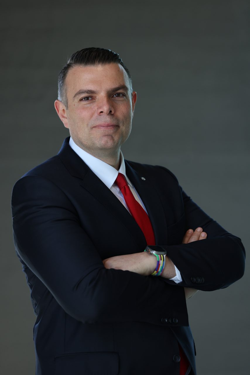 Abdi İbrahim Karekodlu Elektronik Kullanma Talimatına Geçiş Başlattı