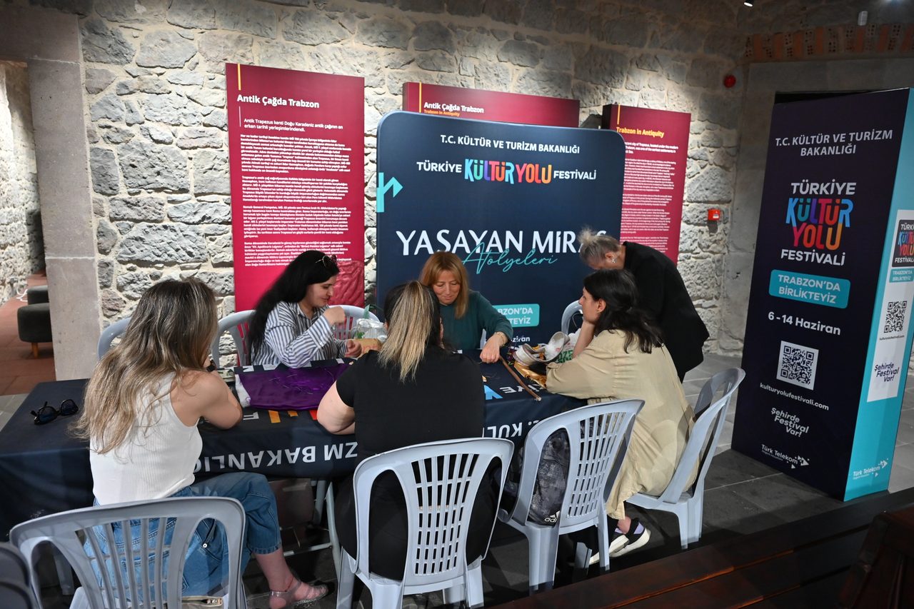Trabzon Kültür Yolu Festivali'nde Geleneksel El Sanatları Yaşatılıyor
