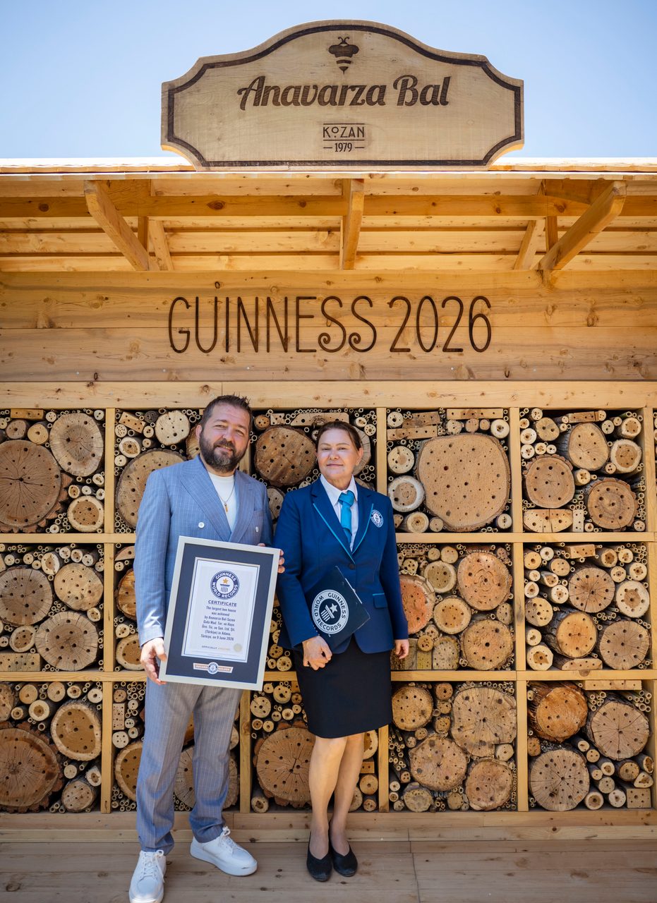Anavarza Bal, Dünyanın En Büyük Arı Oteli ile Guinness Rekoru Kırdı