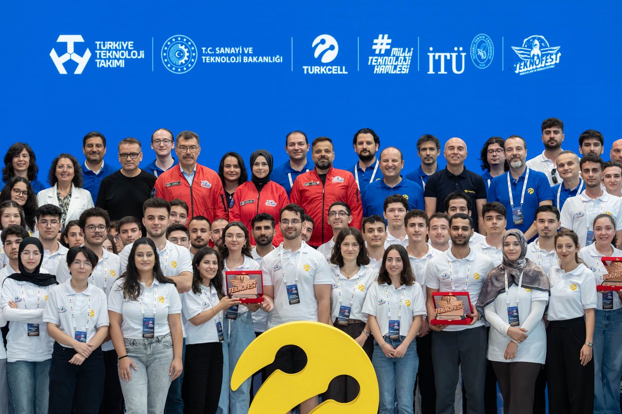 Turkcell'in Akıllı Yol Güvenliği Yarışması Finaline 20 Takım Kaldı