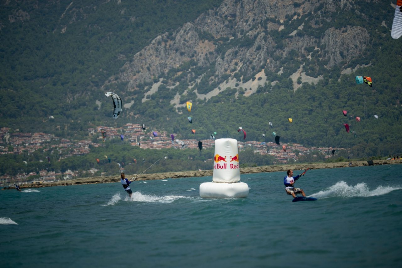 Red Bull Kiteboard Drag Race'te Akyaka'nın Şampiyonları Belli Oldu