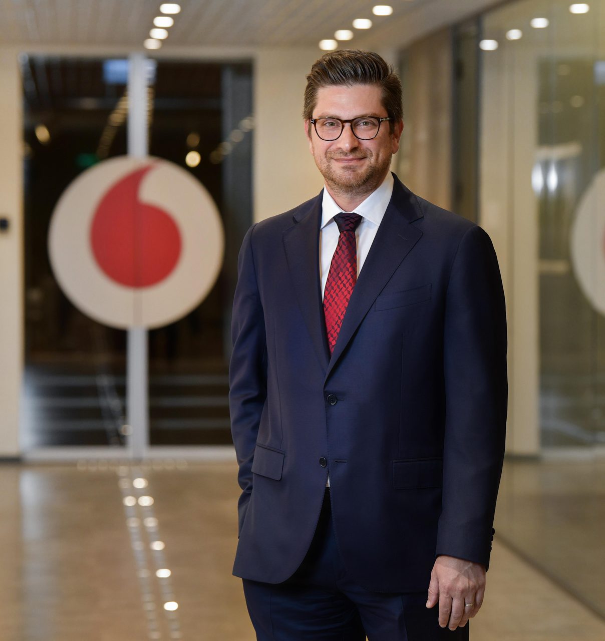 Vodafone Türkiye'de Üst Düzey Atama: Erhan Eraydın Yeni Görevine Başladı