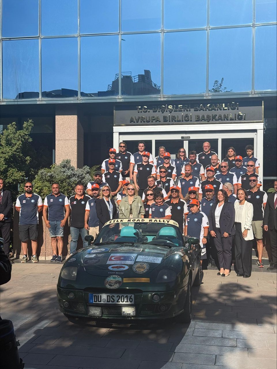 TÜVTÜRK'ün destekli Anadolu Dostluk Rallisi Ankara'da sona erdi