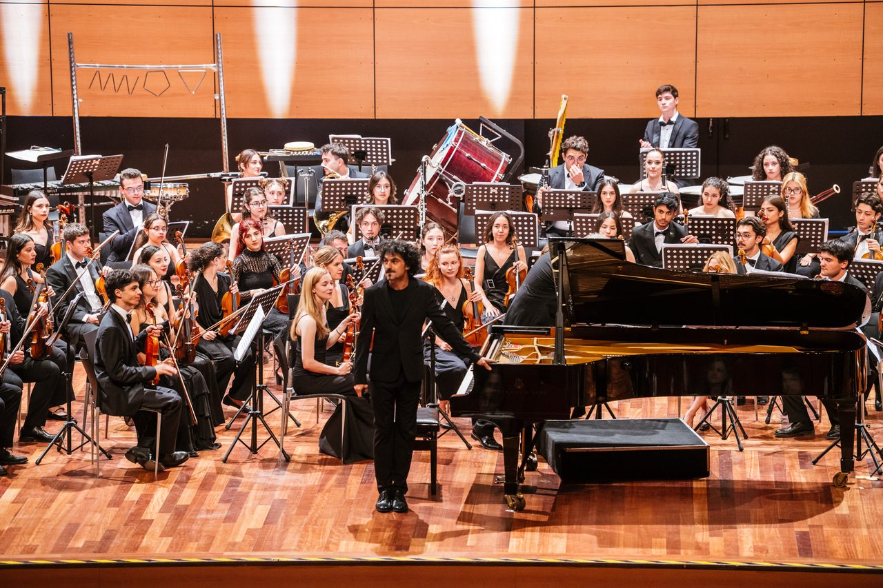 Türkiye Gençlik Filarmoni Orkestrası 20. yılını İstanbul konserinde kutladı